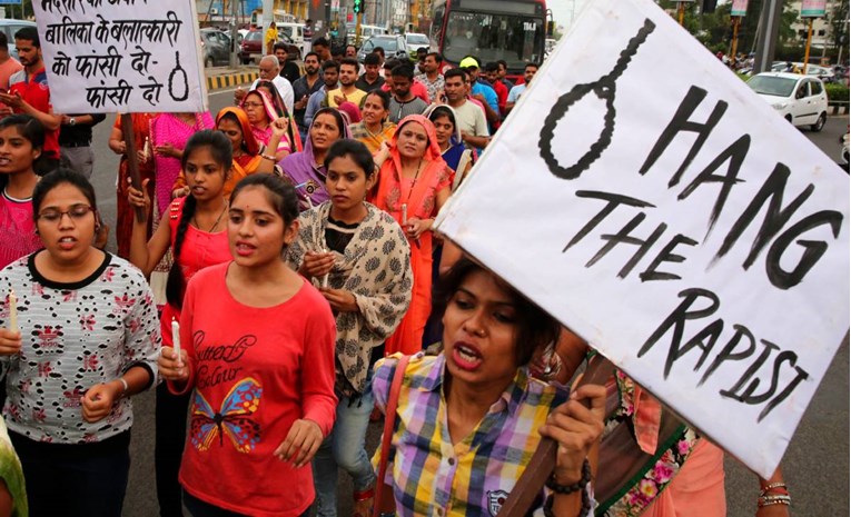 Studenti grupno silovali ženu u Indiji i snimali zlostavljanje. Uhićeni su